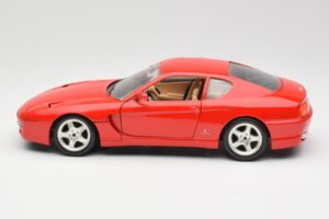Ferrari 456 GT Sarkans Bburago 1:18 3036-M1 Metāls — attēls 4 no 8