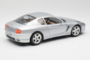 Ferrari 456 GT Sudrabs Bburago 1:18 3036-M2 Metāls — attēls 3 no 8