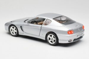 Ferrari 456 GT Sudrabs Bburago 1:18 3036-M2 Metāls — attēls 7 no 8