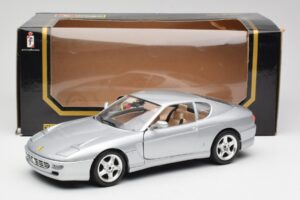Ferrari 456 GT Sudrabs Bburago 1:18 3036-M2 Metāls — attēls 8 no 8