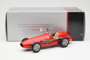 Ferrari 500 F2 #1 A. Ascari F1 Double World Champion 1952-1953 CMC 1:18 M-056 Metāls — attēls 6 no 6