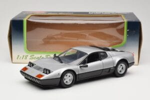 Ferrari 512BB Sudrabs Kyosho 1:18 08171S Metāls — attēls 8 no 8