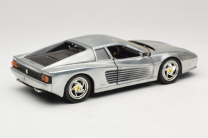 Ferrari 512M Chrome Silver Hot Wheels 1:18 25739 Metāls — attēls 3 no 8