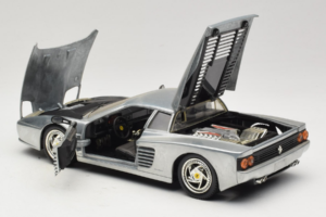 Ferrari 512M Chrome Silver Hot Wheels 1:18 25739 Metāls — attēls 5 no 8