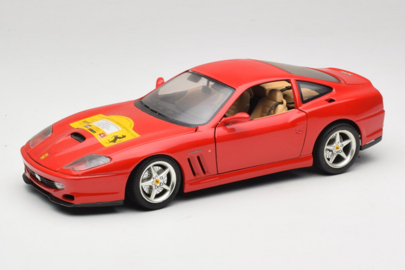 Ferrari 550 Maranello 22 Jahre Ferrari Model Club Sarkans Bburago 1:18 3064-P2 Metāls