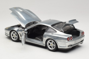 Ferrari 550 Maranello Chrome Silver Hot Wheels 1:18 25740 Metāls — attēls 5 no 8