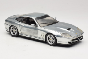Ferrari 550 Maranello Chrome Silver Hot Wheels 1:18 25740 Metāls — attēls 6 no 8