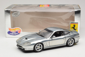 Ferrari 550 Maranello Chrome Silver Hot Wheels 1:18 25740 Metāls — attēls 8 no 8