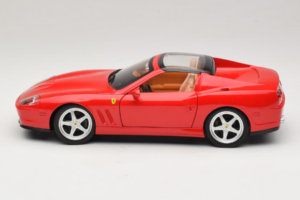 Ferrari 575M Superamerica Sarkans Hot Wheels 1:18 J2858 Metāls — attēls 4 no 8