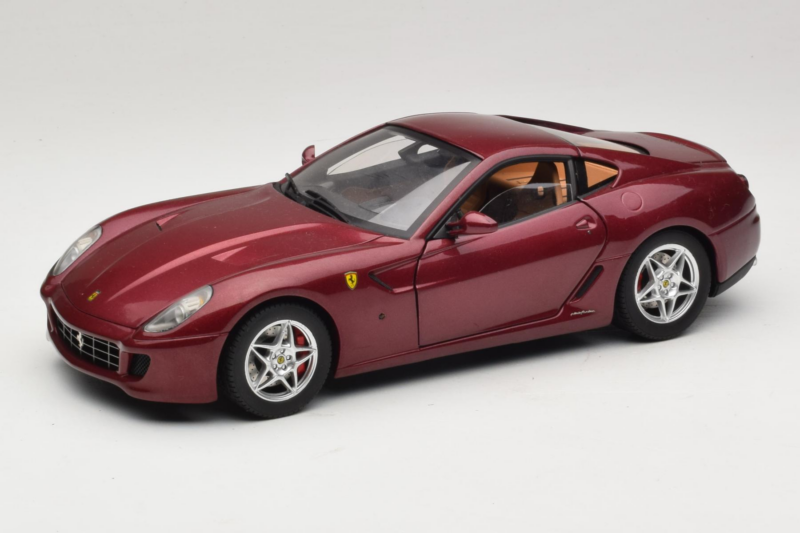 Ferrari 599 GTB Fiorano Tumši Sarkans Hot Wheels 1:18 M1200 Metāls