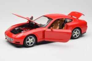 Ferrari 612 Scaglietti Rosso Corsa Hot Wheels 1:18 B6047 Metāls — attēls 2 no 8