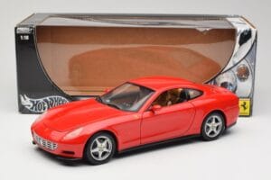 Ferrari 612 Scaglietti Rosso Corsa Hot Wheels 1:18 B6047 Metāls — attēls 8 no 8