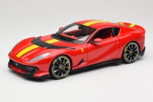 Ferrari 812 Competizione Rosso Corsa Ar Dzelteniem Svītrām Bburago 1:18 18-16915 Metāls
