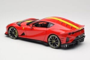 Ferrari 812 Competizione Rosso Corsa Ar Dzelteniem Svītrām Bburago 1:18 18-16915 Metāls — attēls 7 no 8