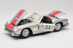 Ferrari California #22 Sudrabs Sarkana Svītra 1966 Tonka 1:18 01109-S2 Metāls — attēls 2 no 8