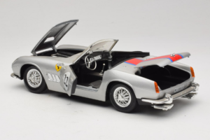 Ferrari California #22 Sudrabs Sarkana Svītra 1966 Tonka 1:18 01109-S2 Metāls — attēls 5 no 8