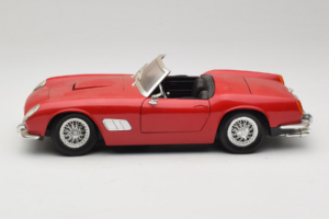 Ferrari California Kabriolets Sarkans Tonka 1:18 01109-P1 Metāls — attēls 4 no 8