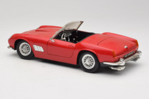 Ferrari California Kabriolets Sarkans Tonka 1:18 01109-P1 Metāls — attēls 7 no 8