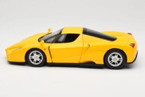 Ferrari Enzo Dzeltens Hot Wheels 1:18 C1550 Metāls — attēls 4 no 8