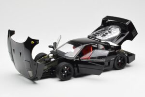 Ferrari F40 Melns Kyosho 1:18 08416BK Metāls — attēls 2 no 10