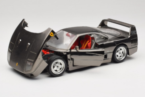 Ferrari F40 Chrome Black Bburago 1:18 3401-B1 Metāls — attēls 2 no 8
