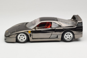 Ferrari F40 Chrome Black Bburago 1:18 3401-B1 Metāls — attēls 4 no 8