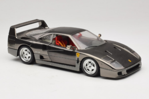 Ferrari F40 Chrome Black Bburago 1:18 3401-B1 Metāls — attēls 6 no 8