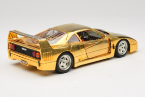 Ferrari F40 Chrome Gold Limited Edition 250 pcs Bburago 1:18 3332-G1 Metāls — attēls 3 no 8