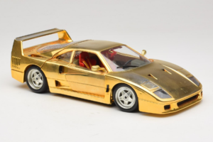 Ferrari F40 Chrome Gold Limited Edition 250 pcs Bburago 1:18 3332-G1 Metāls — attēls 6 no 8