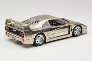 Ferrari F40 Chrome Silver Bburago 1:18 3401 Metāls — attēls 3 no 8