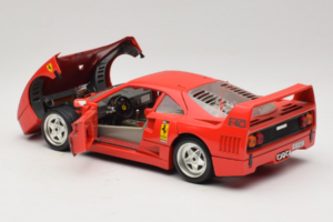 Ferrari F40 Club Deutschland Sarkans Bburago 1:18 3032-L3 Metāls — attēls 5 no 8