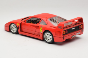Ferrari F40 Club Deutschland Sarkans Bburago 1:18 3032-L3 Metāls — attēls 7 no 8