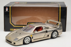 Ferrari F40 Dark Chrome Silver Kroymans Ierobežots Izlaidums Bburago 1:18 3032-C2 Metāls — attēls 8 no 8