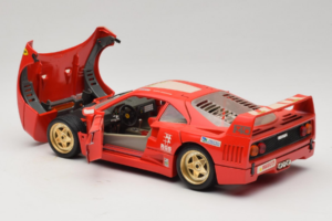 Ferrari F40 Evoluzione #1 Pirelli Sarkans 1992 Bburago 1:18 3042-P1 Metāls — attēls 5 no 8