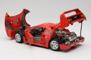 Ferrari F40 Evoluzione FC Nürnberg Special Edition Sarkans Bburago 1:18 3042-FCN Metāls — attēls 5 no 8