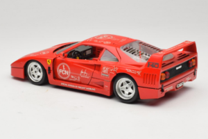 Ferrari F40 Evoluzione FC Nürnberg Special Edition Sarkans Bburago 1:18 3042-FCN Metāls — attēls 7 no 8