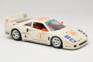 Ferrari F40 #1 Expert Balts 1987 Bburago 1:18 3332-W2 Metāls — attēls 6 no 8