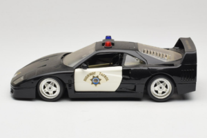 Ferrari F40 Highway Patrol Melns Balts Bburago 1:18 3022-H1 Metāls — attēls 4 no 8
