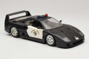 Ferrari F40 Highway Patrol Melns Balts Bburago 1:18 3022-H1 Metāls — attēls 6 no 8