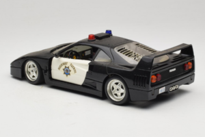 Ferrari F40 Highway Patrol Melns Balts Bburago 1:18 3022-H1 Metāls — attēls 7 no 8