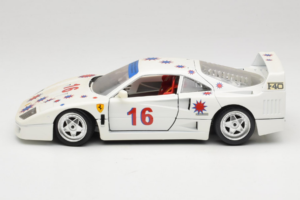 Ferrari F40 #16 Borsenmodells Balts Limited Edition 333 pcs 1987 Bburago 1:18 3332-W1 Metāls — attēls 4 no 8