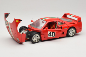 Ferrari F40 #40 Sarkans ar Itālijas Karogu Bburago 1:18 3032-P1 Metāls — attēls 2 no 8