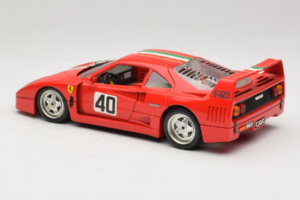 Ferrari F40 #40 Sarkans ar Itālijas Karogu Bburago 1:18 3032-P1 Metāls — attēls 7 no 8
