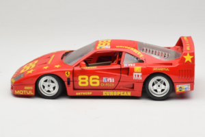 Ferrari F40 LM #86 Ch. Pozzi IMSA 24 Hours of Le Mans 1985 Sarkans Bburago 1:18 3332-P6 Metāls — attēls 4 no 8