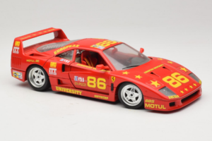 Ferrari F40 LM #86 Ch. Pozzi IMSA 24 Hours of Le Mans 1985 Sarkans Bburago 1:18 3332-P6 Metāls — attēls 6 no 8