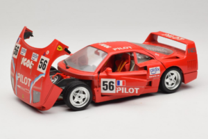 Ferrari F40 #56 Pilot Sarkans 1987 Bburago 1:18 3332-P2 Metāls — attēls 2 no 8