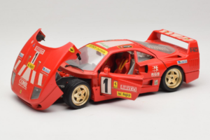 Ferrari F40 Pirelli Agip #1 Ferrari Club Italia Sarkans Bburago 1:18 3032-P2 Metāls — attēls 2 no 8