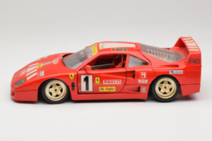 Ferrari F40 Pirelli Agip #1 Ferrari Club Italia Sarkans Bburago 1:18 3032-P2 Metāls — attēls 4 no 8