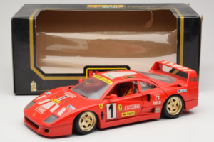Ferrari F40 Pirelli Agip #1 Ferrari Club Italia Sarkans Bburago 1:18 3032-P2 Metāls — attēls 8 no 8