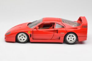 Ferrari F40 Sarkans Bburago 1:18 3032 Metāls — attēls 4 no 8